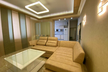 2-к квартира, 90 м², 3/3 эт.