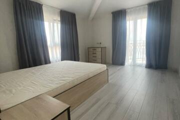 2-к квартира, 80 м², 4/4 эт.