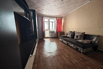 Комната, (всего 5 ком.), 100 м², 3/5 эт.