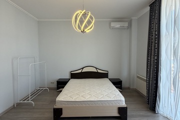 2-к квартира, 84 м², 3/4 эт.